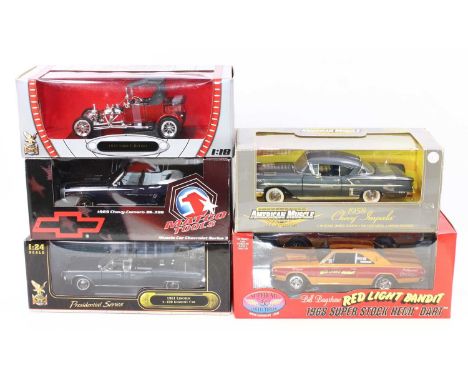Five boxed 1/18 scale modern issue diecast models to include Road Signature Collection 1923 Ford T Bucket, Super Car Collecti