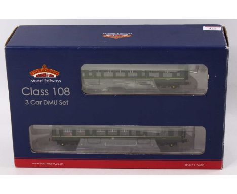 32-913 Bachmann Branch-line class 108 3-car DMU BR green with speed whiskers, 8DCC, engine has Zen Decoder (NM) (BE) 