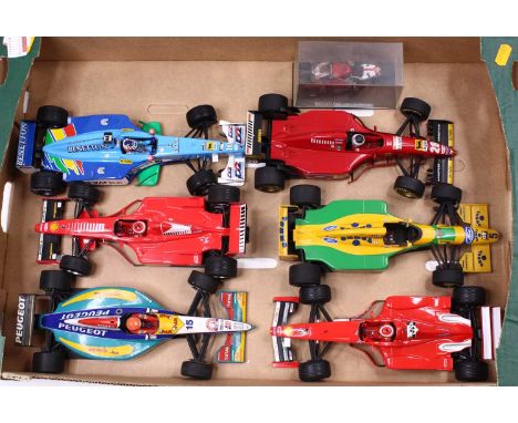A Minichamps 1/18 scale group of six loose F1 models to include 1999 Benetton Player Life B199, 1998 Ferrari F300, 1993 Benet