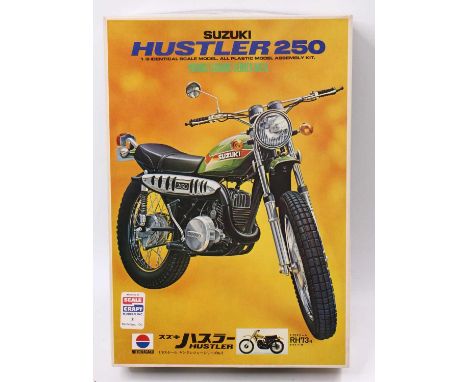 NITTO 1.8 scale, 422 1969 Suzuki Hustler TS-250 inc Helmet, Boots, Tools inc Bonus 1.32 Suzuki RH-73 Motocross. Rare 1st issu