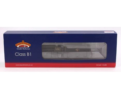 31-716 Bachmann Branch-line class B1 loco &amp; tender BR late crest No.61180, lined black, 8DCC. (M) (BNM)