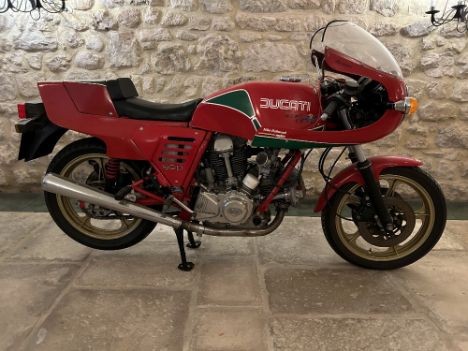 1984 Ducati 864cc Mike Hailwood ReplicaRegistration no. A175 WHKFrame no. DM900R*906006Engine no. 908815 DM860A landmark mode