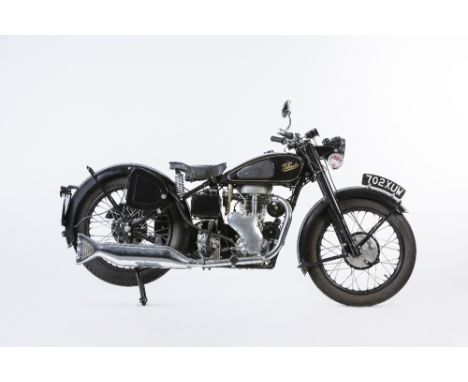 1952 Velocette 349cc MACRegistration no. 702 XUWFrame no. 12068Engine no. MAC 18515In 1933 Veloce Limited augmented its estab