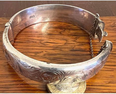SILVER HOLLOW BANGLE, CHESTER, 1958, WEIGHT APPROX 24.8g