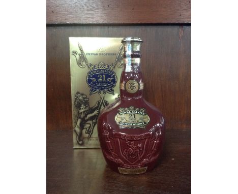 ROYAL SALUTE AGED 21 YEARS - RUBY DECANTER Blended Scotch Whisky. 70cl, 40% volume, in Wade decanter, felt pouch and carton.