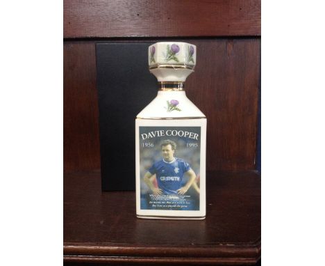 DAVIE COOPER POINTERS DECANTER Blended Scotch Whisky Decanter no. 28 of 750. 70cl, 40% volume, in box.