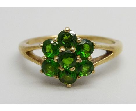 A silver gilt tourmaline cluster ring, S 