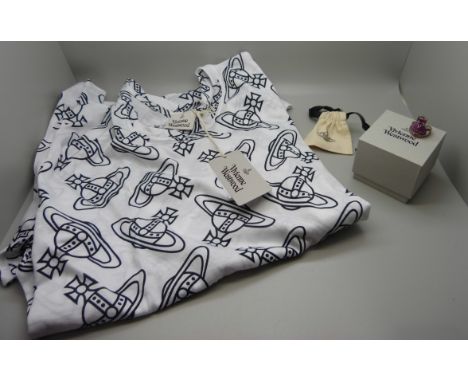A Vivienne Westwood silver ring, a necklace and an orb lining undershirt, size XL 