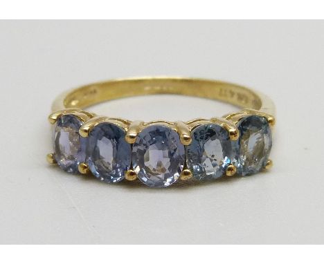 A 9ct gold and Tunduru colour change sapphire ring, with certificate, 2.3g, N 