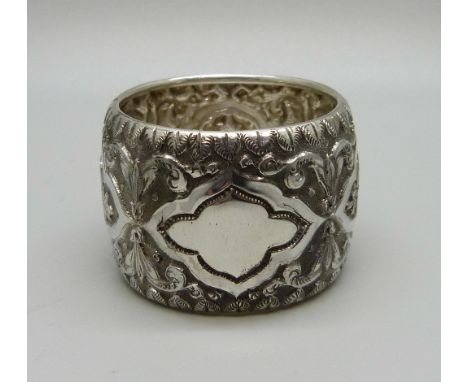 A Victorian silver napkin ring, London 1887, 32g 