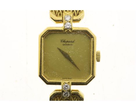 Geelgouden damespolshorloge aan gematteerde goudenband met 4 diamanten, met vouwsluiting, Chopard, genummerd 131882 / 5087 1,