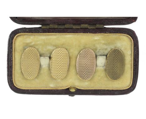 A PAIR OF 9CT GOLD CUFFLINKS, ENGINE TURNED, BIRMINGHAM, 1953, 2.7G, CASED