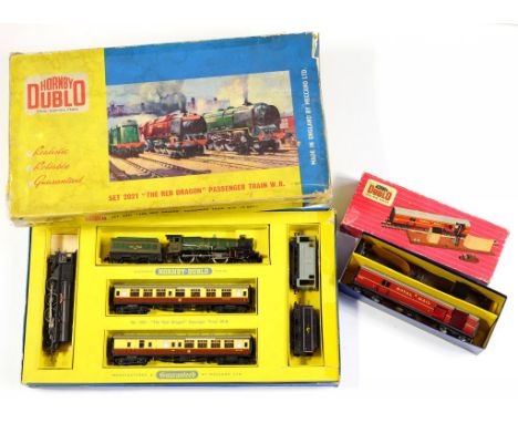 HORNBY MODEL RAILWAY, INCLUDING TWO LOCOMOTIVES, SOME BOXED