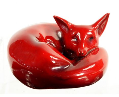 A ROYAL DOULTON FLAMBÉ MODEL OF A SLEEPING FOX, 8.5CM W, PRINTED MARK 