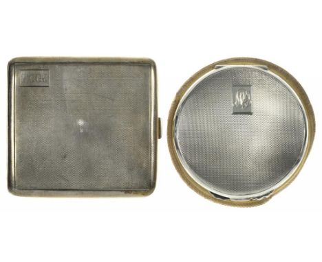 A GEORGE V SILVER CIGARETTE CASE, ENGINE TURNED, 9CM W, BIRMINGHAM 1927, 4OZS 4DWTS AND A SILVER COMPACT, ENGINE TURNED