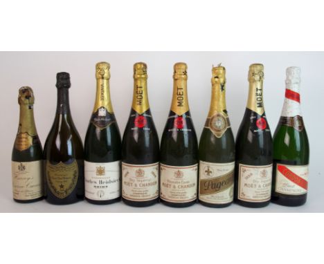 A collection of champagne and sparkling wine comprising; Harvey's Reserve Cuvee ( three half bottles), Moet & Chandon Premier