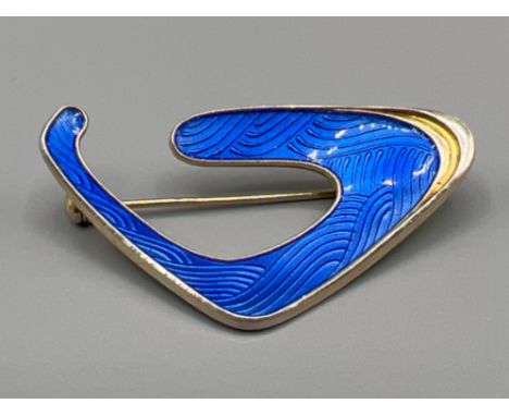 Ivar Holth norway sterling silver and enamel brooch. In good condition