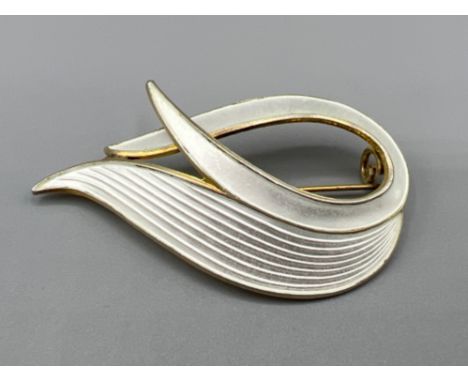 Beautiful Albert Scharning Oslo silver and enamel brooch. In good condition