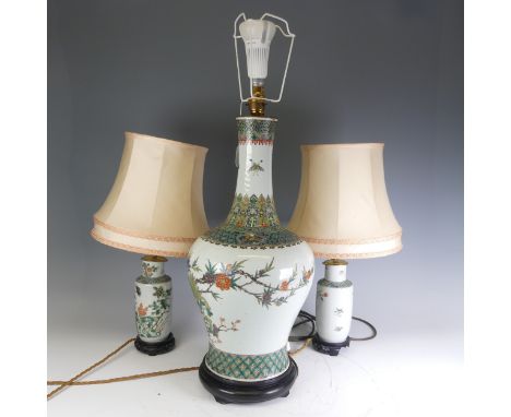 A large Chinese porcelain&nbsp;Lamp,&nbsp;in the shape of a bottle vase depicting floral, H 66 cm, together with a pair of sm