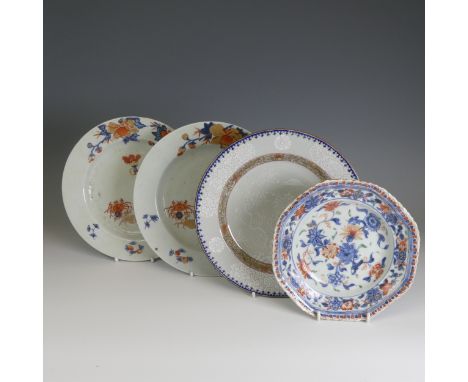 A pair of 18thC Chinese porcelain export Plates, decorated in underglaze blue with overpainted gilt and red, chips to rims, D