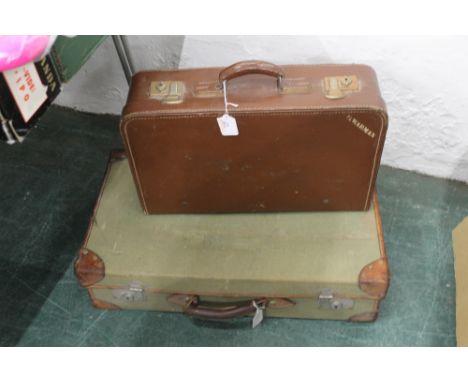 2 vintage suitcases 