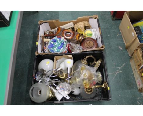 2 boxes of llight fittings, lamp base, bowls, kitchenware, etc. 