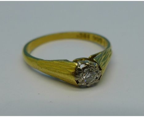 An 18ct gold and diamond ring, 2.7g, M
