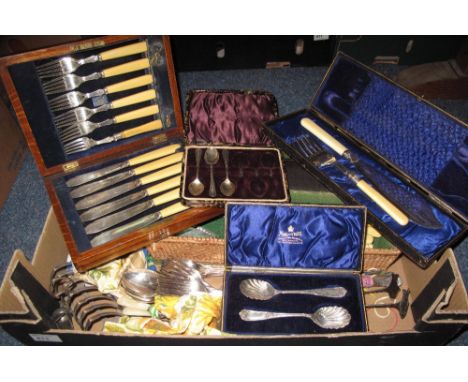 Tray of assorted boxed and loose plated cutlery to include forks, spoons, cased cake server and fork, toast rack, together wi