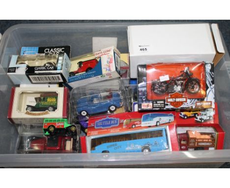 Box of assorted boxed diecast scale model vehicles to include Harley Davidson 'Maisto' motorbike, 'Days gone' vintage Royal M