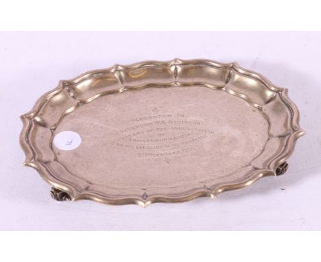 Silver oval card tray inscribed "1917" on scroll feet, Sheffield 1904, 19cm,