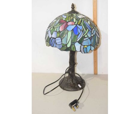 Reproduction Tiffany style table lamp