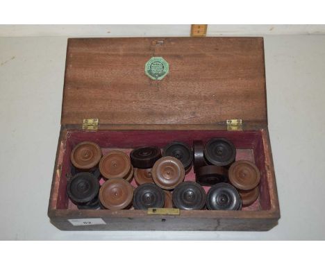 Box of hardwood draughts
