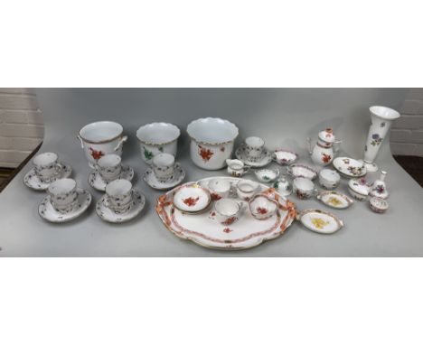 A COLLECTION OF HEREND CHINA, TO INCLUDE TEA CUPS AND SAUCERS, BELLS, A LARGE TRAY, JARDINIERES, COFFEE POT, VASE AND MORE