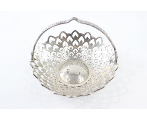  AN ANTIQUE .925 STERLING SILVER BON BON/TRINKET DISHWeight: 73gms
