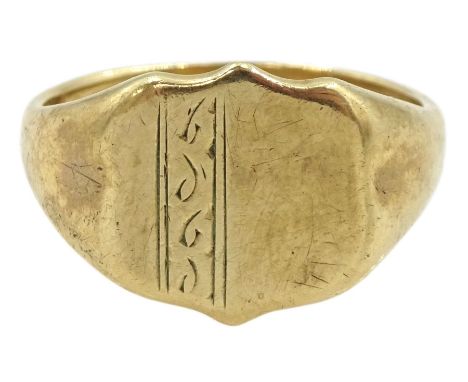 9ct gold signet ring, hallmarkedCondition Report:Approx 4.8gm, size Q-R