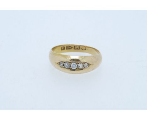 18CT GOLD 5 STONE DIAMOND RING, size K, 2.7grms