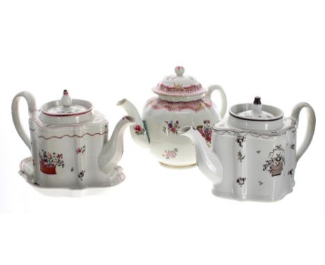 New Hall hard paste English silver shape porcelain tea pot and stand, pattern no. 308, 6" high  (lid finial at fault); togeth