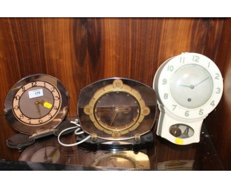 TWO ART DECO MANTLE CLOCKS TOGETHER WITH A SMITHS 8 DAY MID CENTURY WALL CLOCK