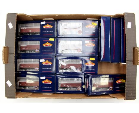 Bachmann: A collection of twelve boxed Bachmann wagons, OO gauge, comprising, 38-121, 38-141, 38-126. (one box)