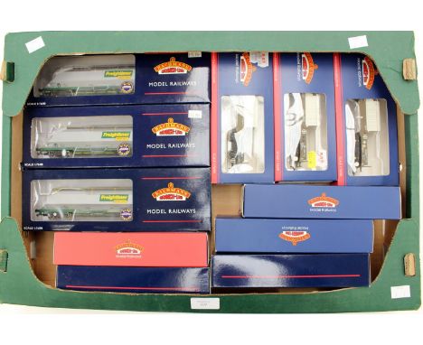 Bachmann: A collection of eleven Bachmann wagons, OO gauge, comprising, 38-031, 38-346, 39-528, 38-130 and others. (one box)
