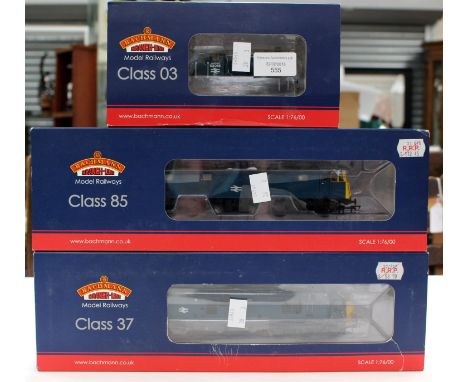 Bachmann: A boxed Class 85 Electric 85026 BR Blue, 31-678, together with a boxed Class 37/0 Diesel 37034 BR Blue (Weathered),