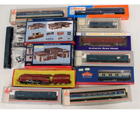 OO Gauge: A collection of OO gauge items to include: Hornby R871 King George VI, Lima Super Sprinter 2 Car Set, pair of Bachm