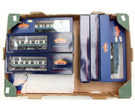 Bachmann: A collection of ten Bachmann coaches, OO gauge, comprising, 39-050A, 39-025, 39-501, 39-100 and others. (one box)