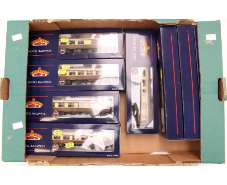 Bachmann: A collection of eight Bachmann carriages, OO gauge, comprising, 39-320, 39-300, 39-280, 39-310. (one box)