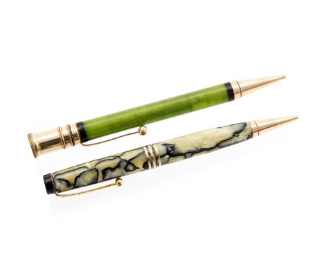 Parker Duofold Senior flat top pencil, green, 1926 and a Streamline pencil in black and pearl, 1929 (2)