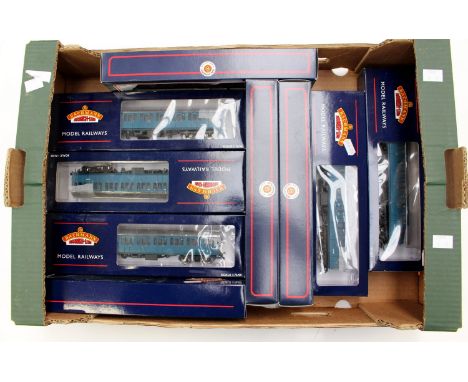 Bachmann: A collection of nine Bachmann carriages, OO gauge, comprising, 34-606, 34-607, and others. (one box)