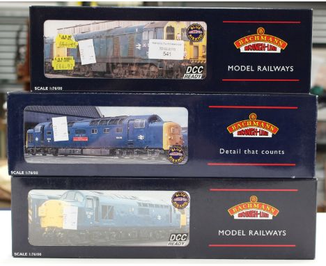 Bachmann: A boxed Class 20 Diesel 20052 BR Blue with Indicator Discs Weathered, 32-031, a boxed Class 55 Deltic 55020 'Nimbus
