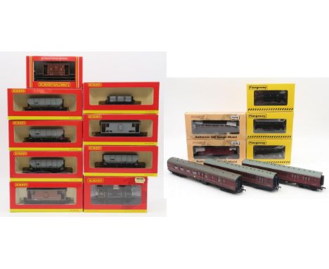 Hornby 00-gauge stock, boxed - R6432 BR Black Ballast Brake Van 'Db 992789', R6124C BR 20 Ton Hopper '41450', R6296 BR (ex LM