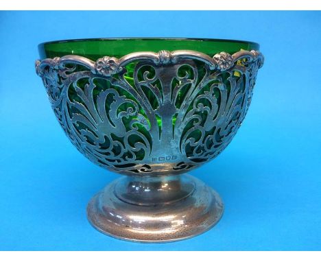 A silver flower / posy bowl with green glass liner, Josiah Williams and Co., London, 1905, 20oz