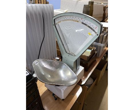 Set of Avery scales